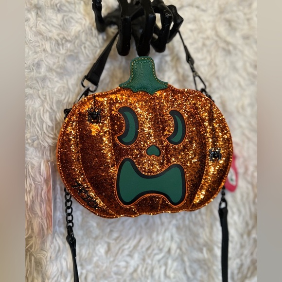 NWT-Betsey Johnson Sparkly Pumpkin Glow-In-The-Dark 2 face crossbody pumpkin 🎃 - Picture 1 of 13